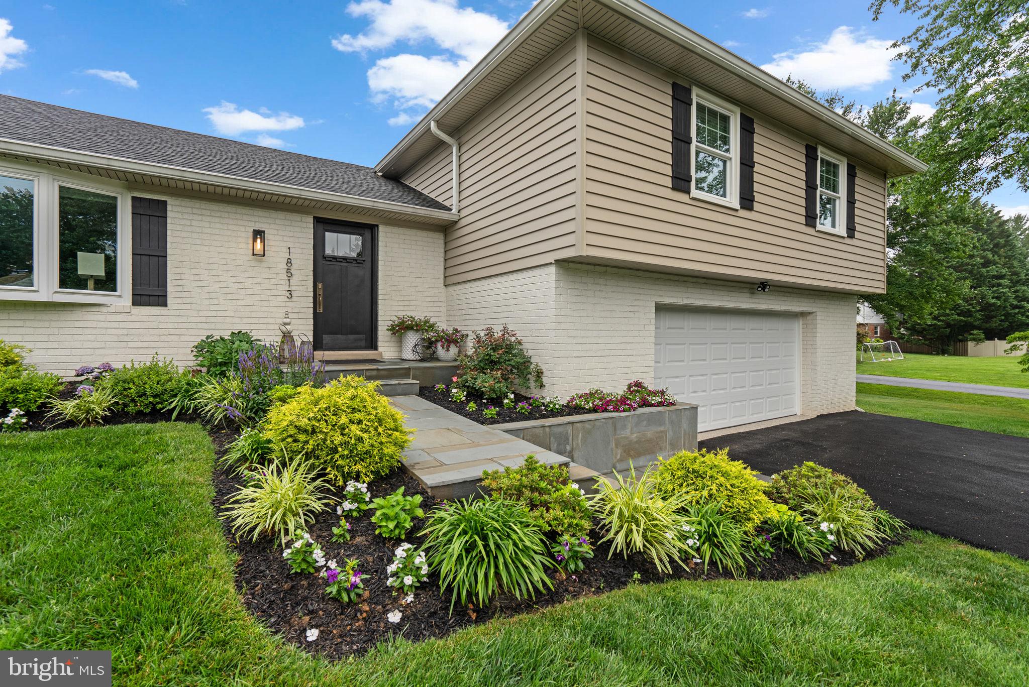 18513 ROLLING ACRES WAY