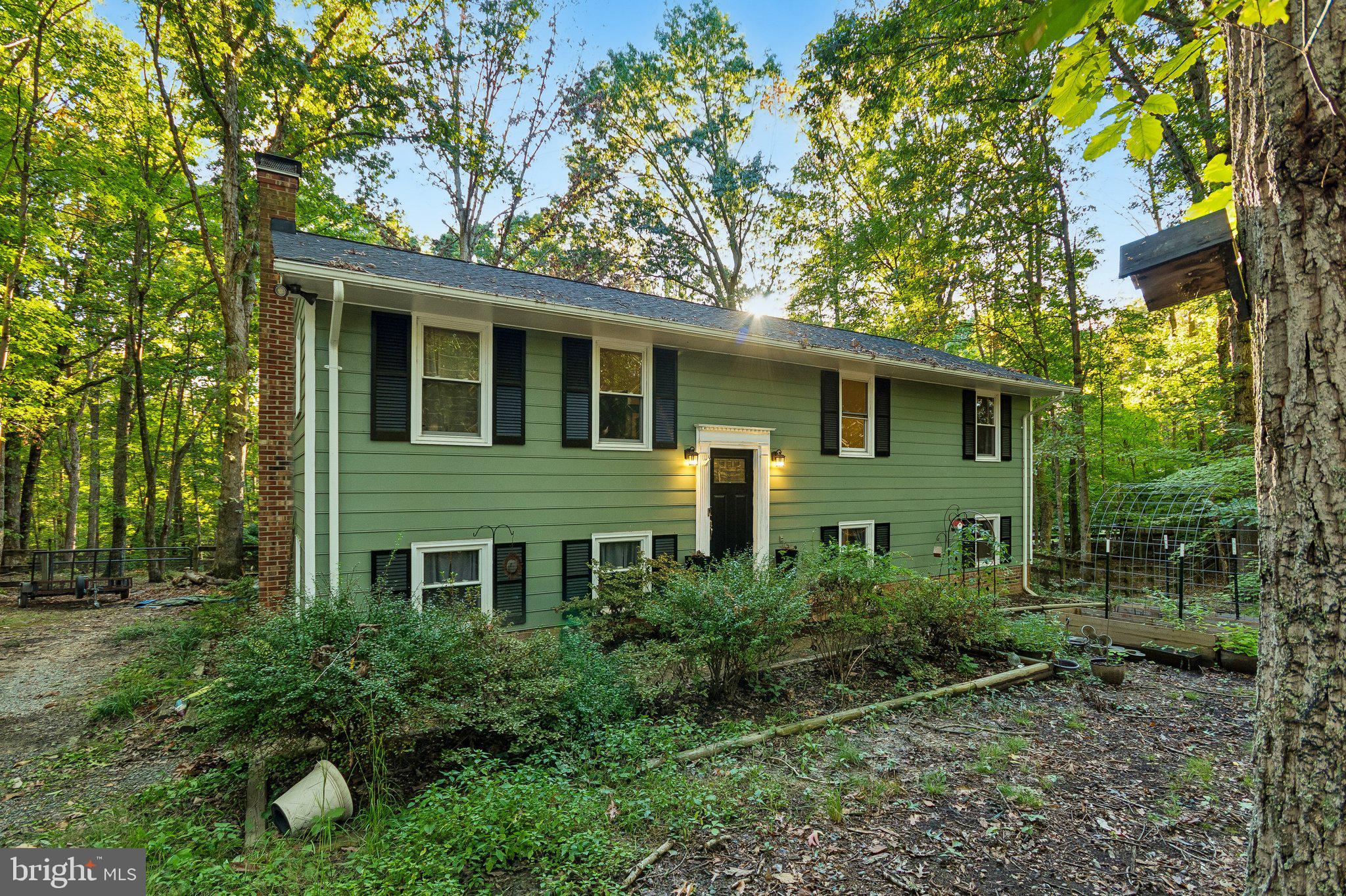26 WOODBOURNE LANE