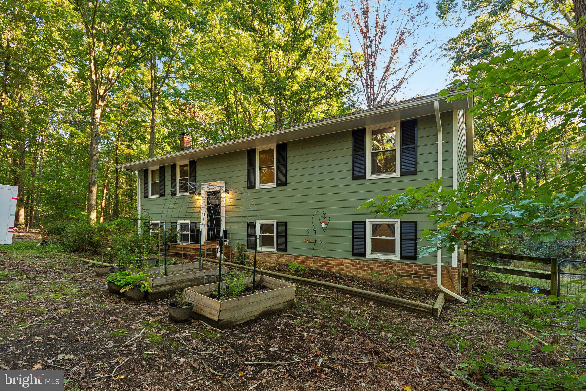 26 WOODBOURNE LANE