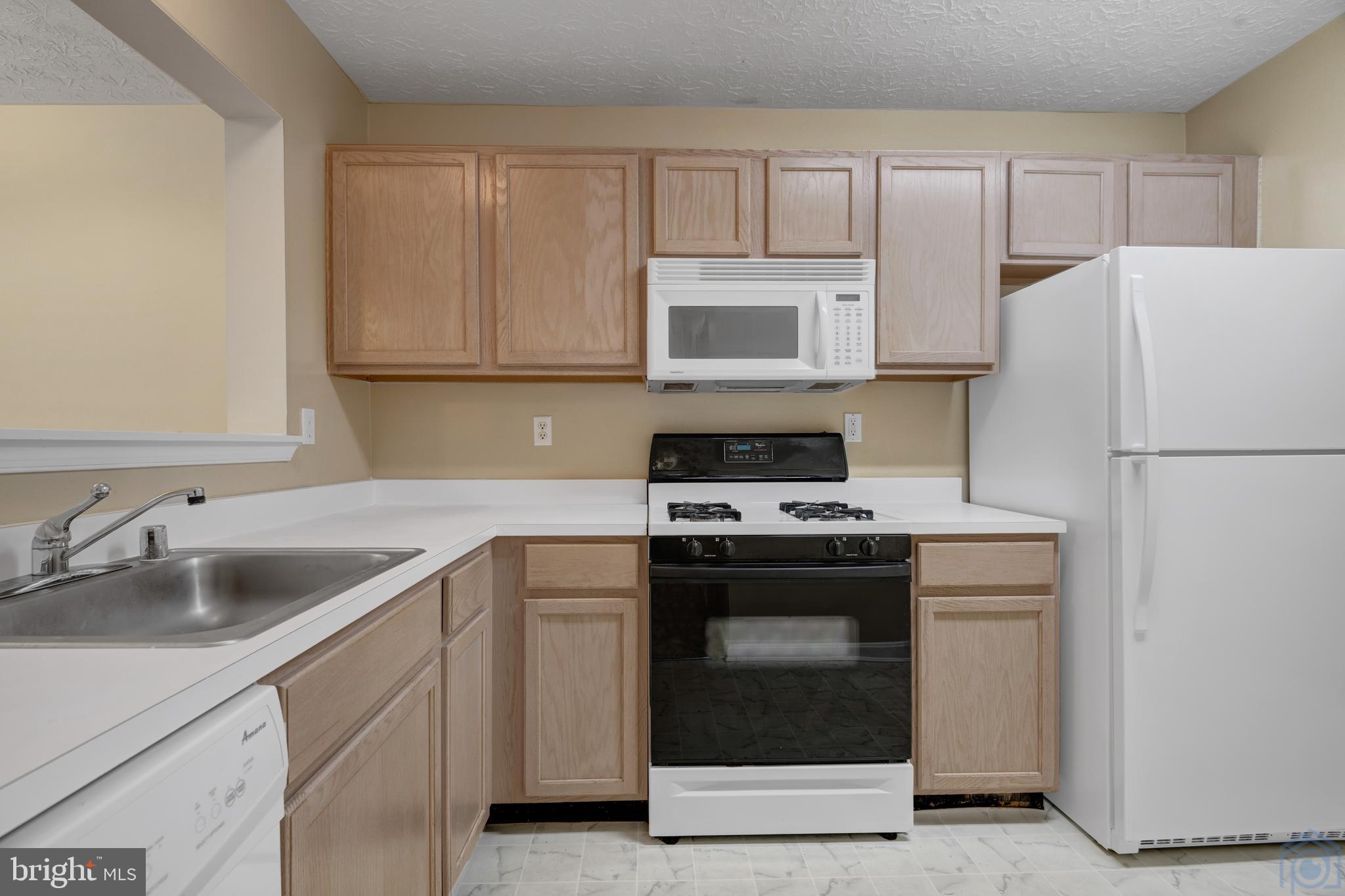 ANNAPOLIS OVERLOOK - Residential Lease