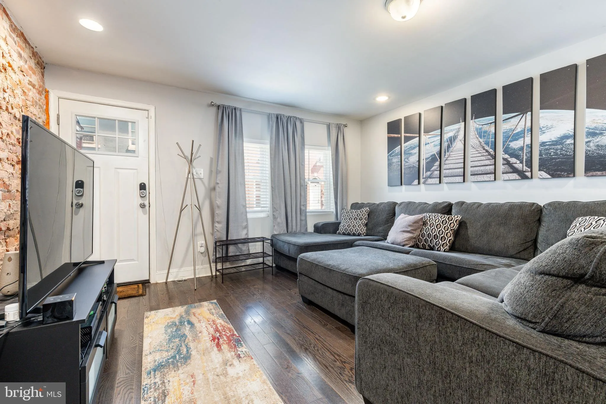 Philadelphia, Pennsylvania 19121, United States, 3 Bedrooms Bedrooms, ,2 BathroomsBathrooms,Residential,Active,189646