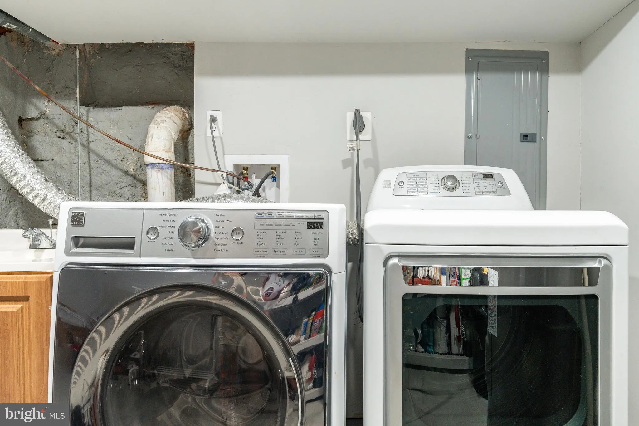 Philadelphia, Pennsylvania 19121, United States, 3 Bedrooms Bedrooms, ,2 BathroomsBathrooms,Residential,Active,189646