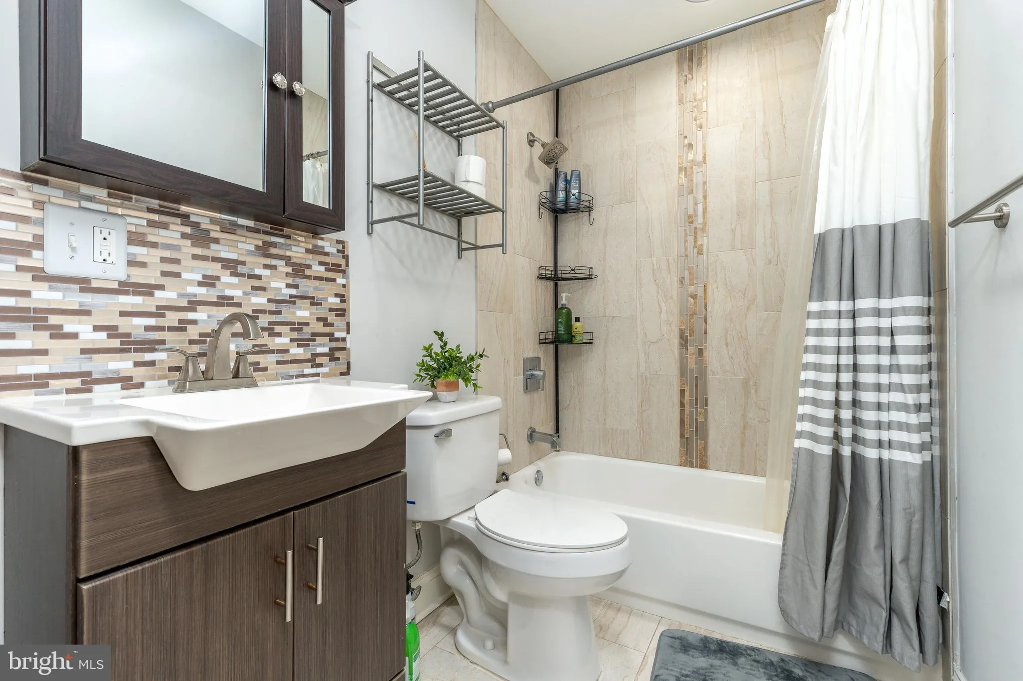 Philadelphia, Pennsylvania 19121, United States, 3 Bedrooms Bedrooms, ,2 BathroomsBathrooms,Residential,Active,189646