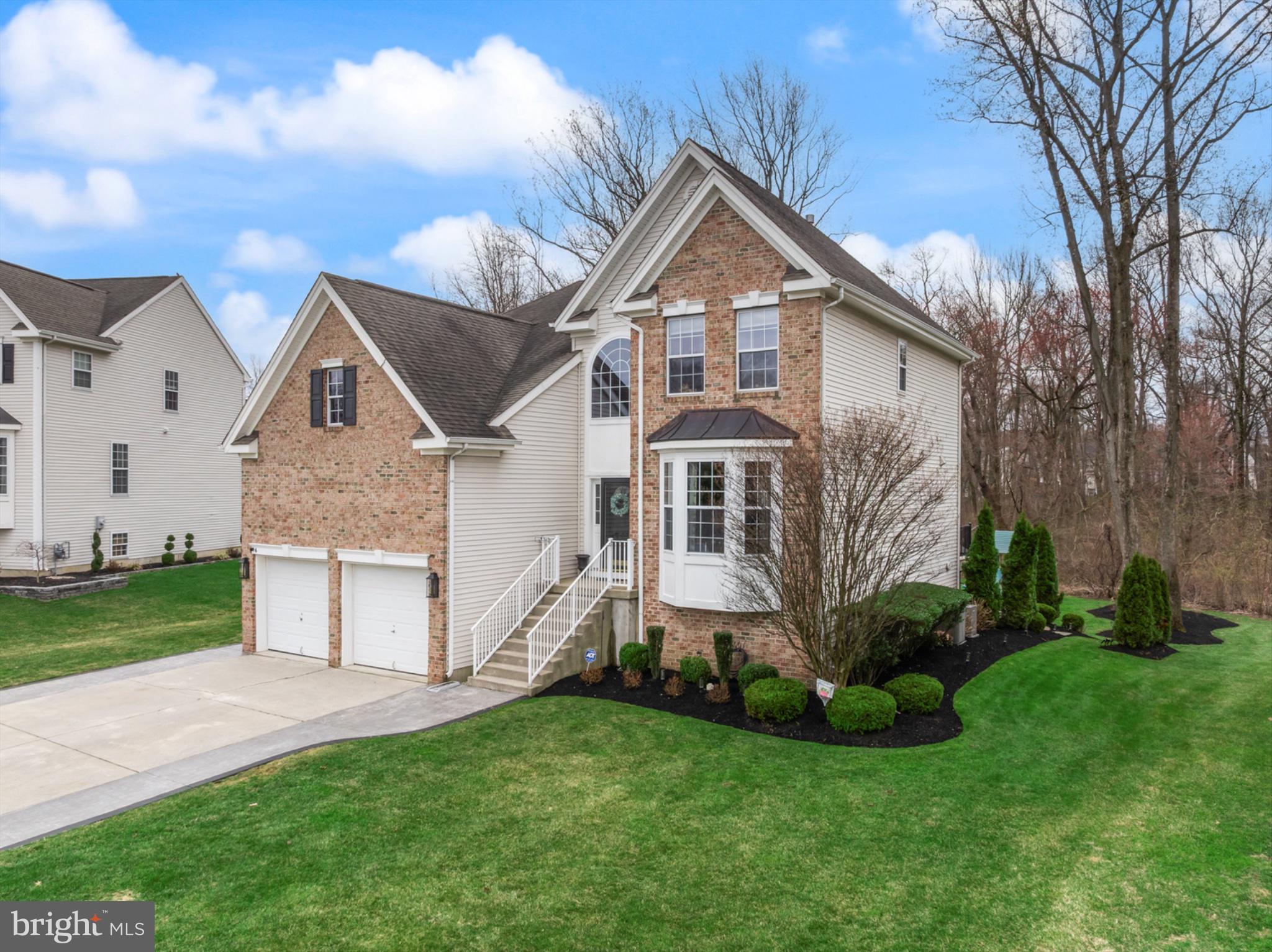 6 BUCKINGHAM COURT