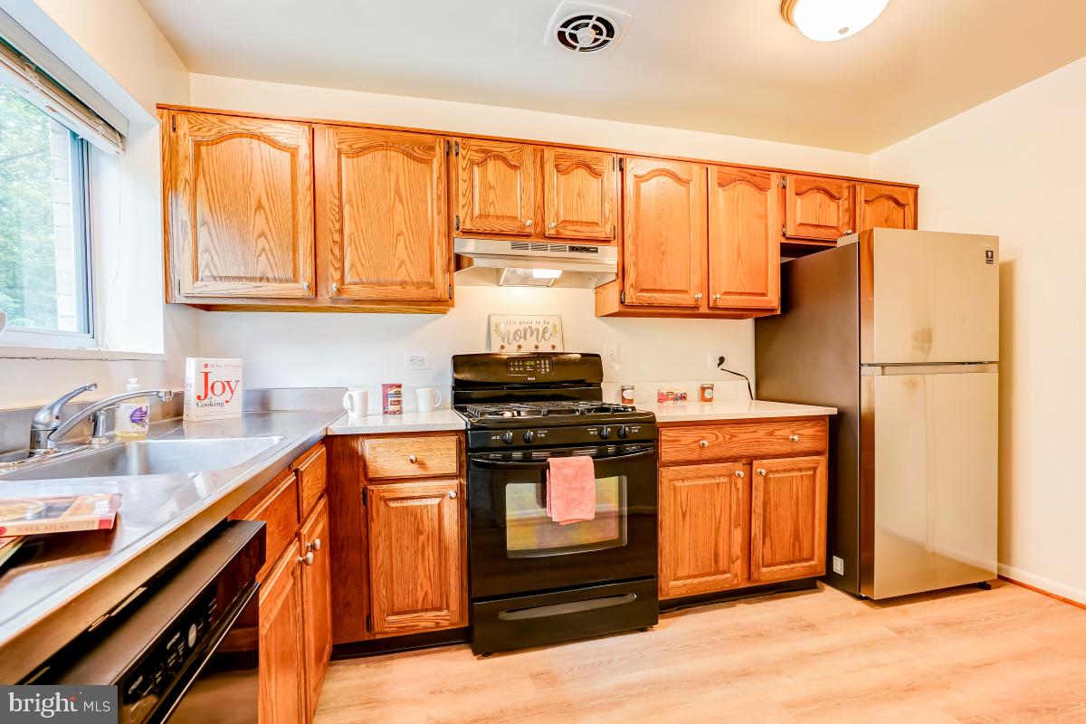 PARKSIDE CONDOMINIUMS - Residential