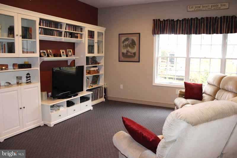 COUNTRY CLUB HEIGHTS - Residential