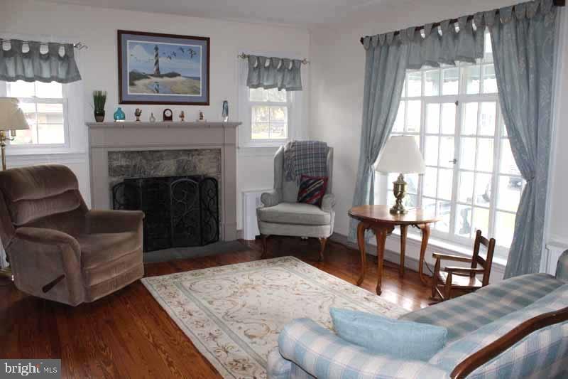 COUNTRY CLUB HEIGHTS - Residential
