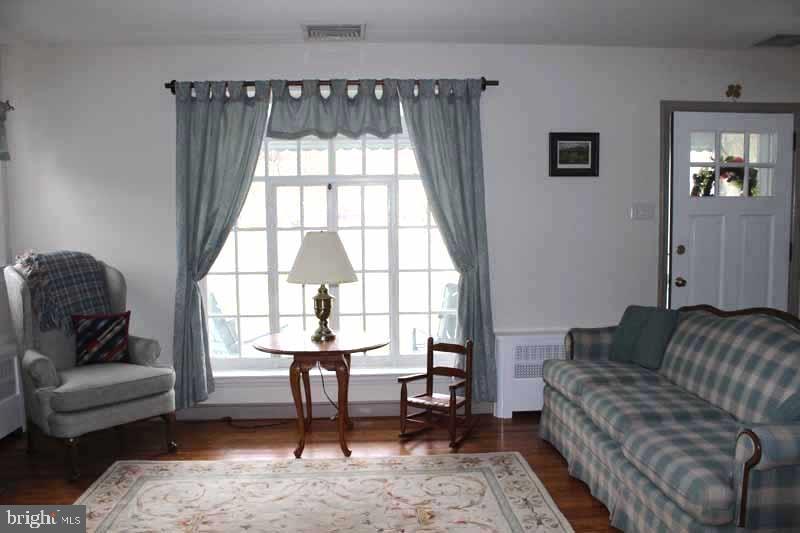 COUNTRY CLUB HEIGHTS - Residential