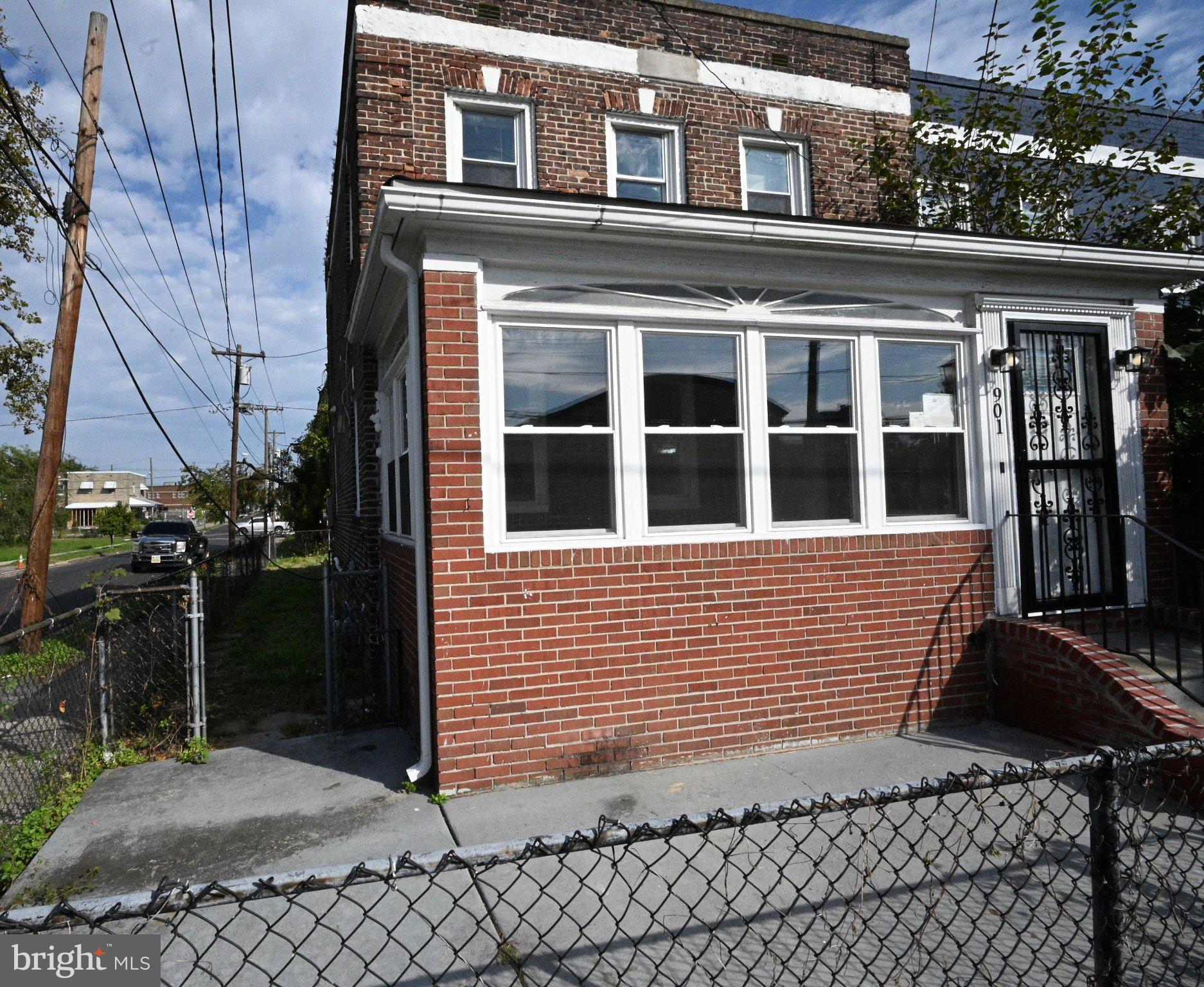 901 FAIRVIEW STREET