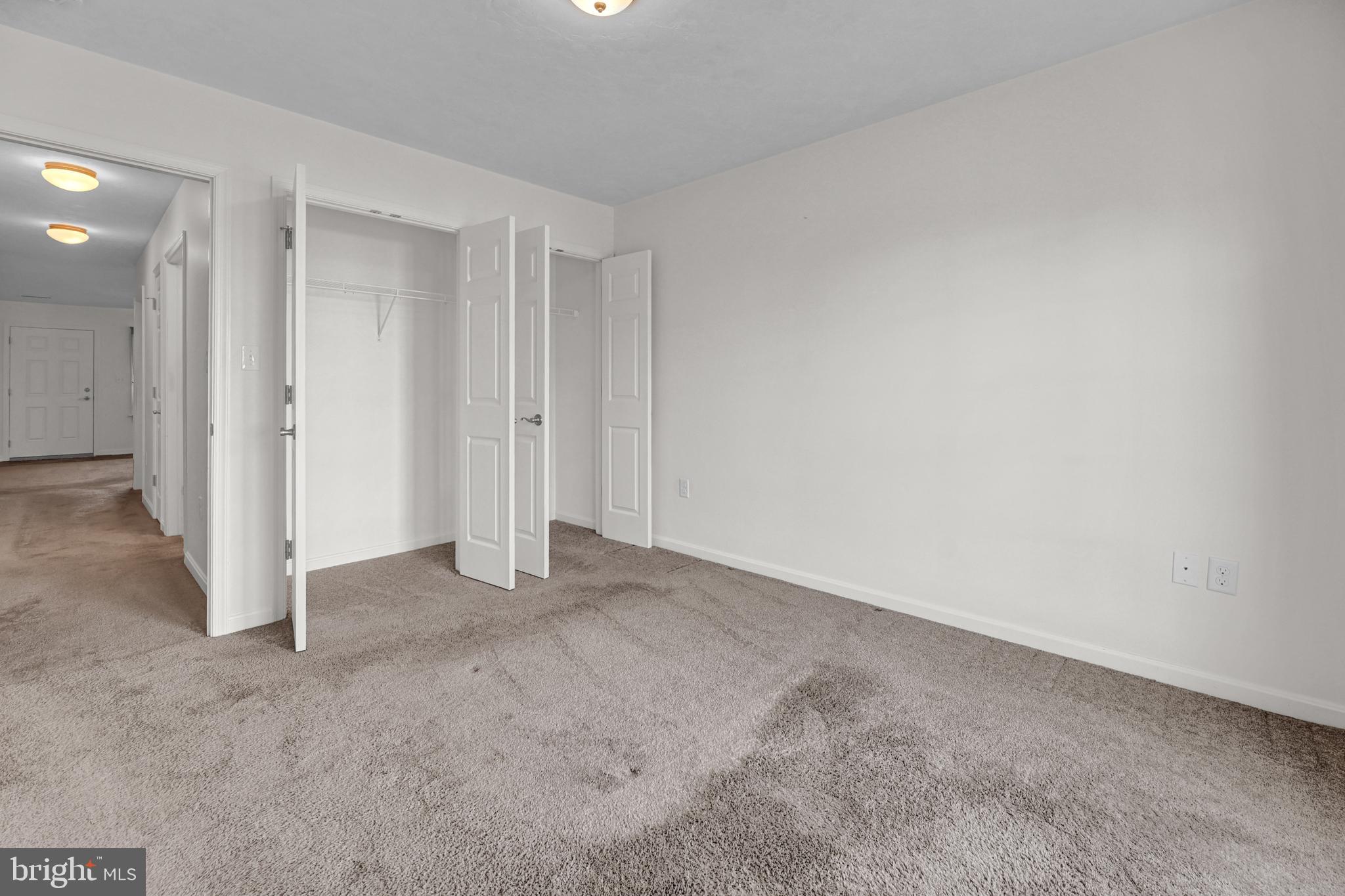 ROTH'S FARM VILLAGE - Residential