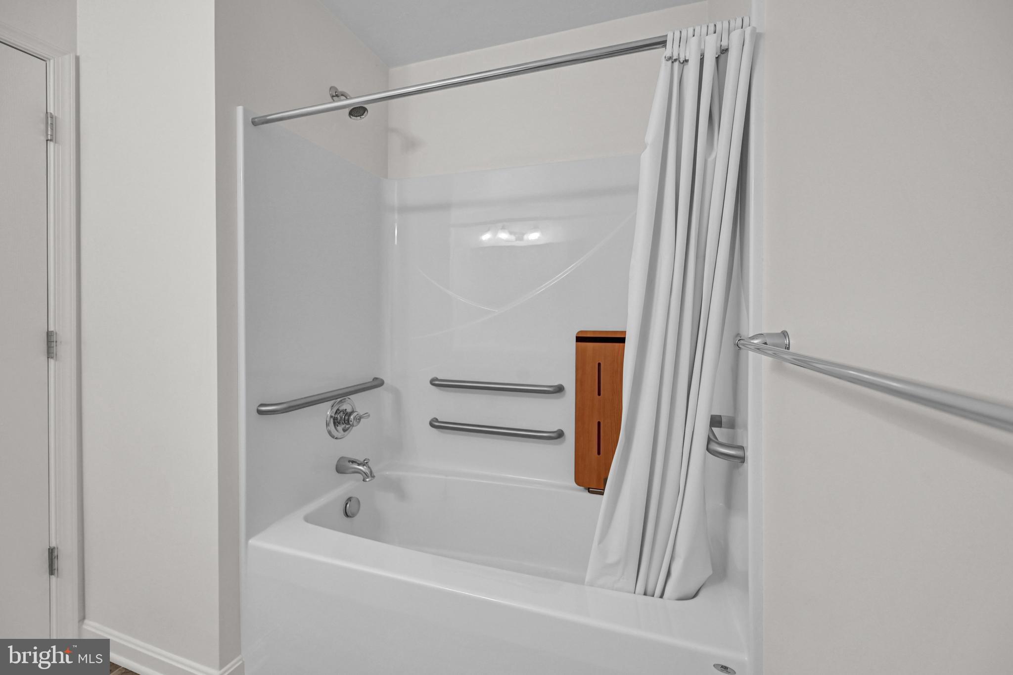 ROTH'S FARM VILLAGE - Residential