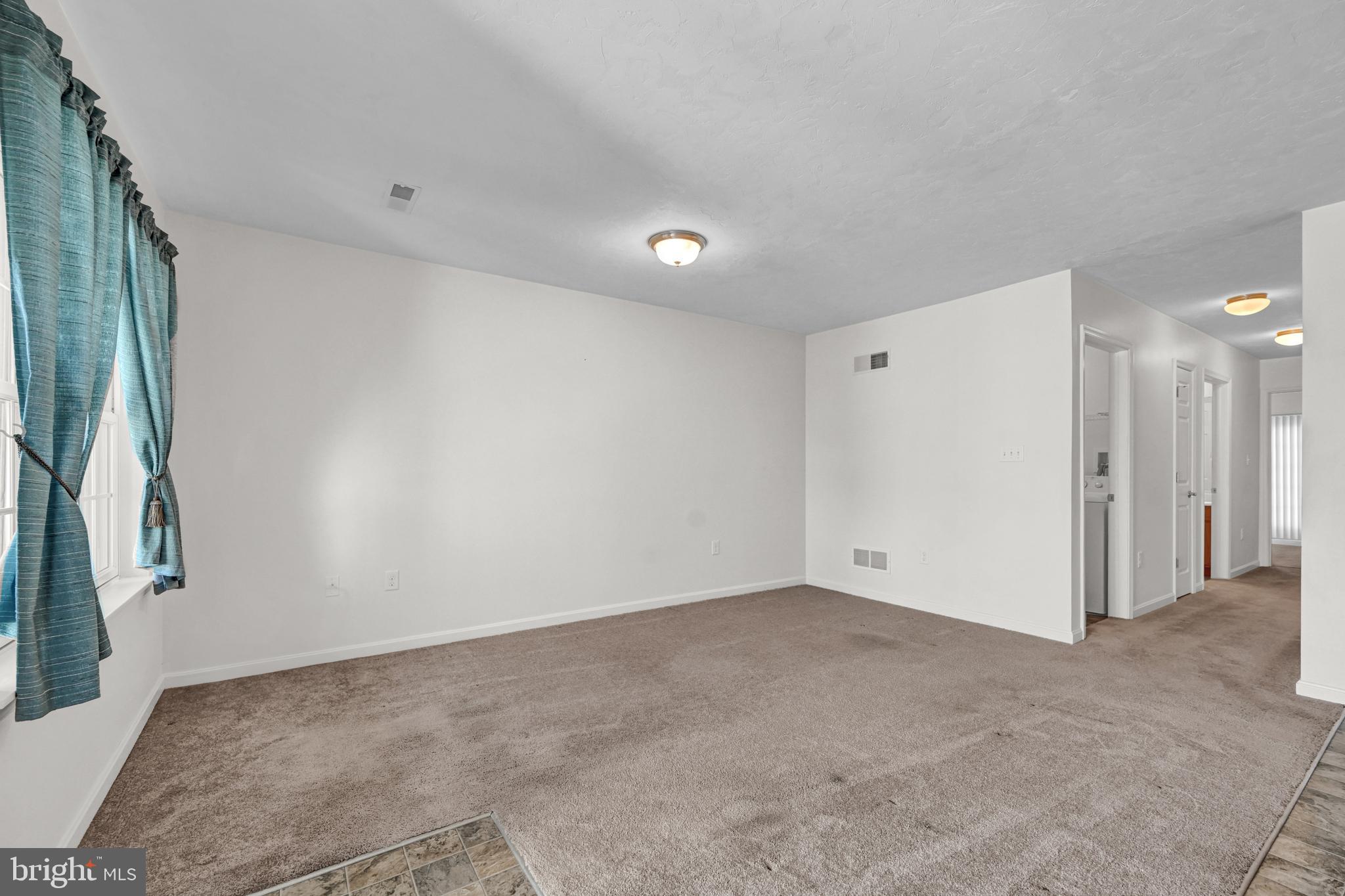 ROTH'S FARM VILLAGE - Residential