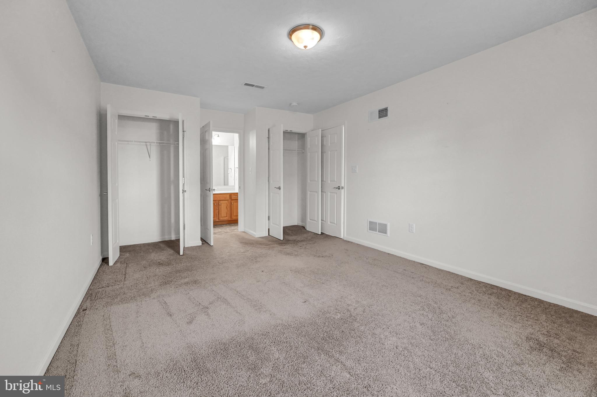 ROTH'S FARM VILLAGE - Residential