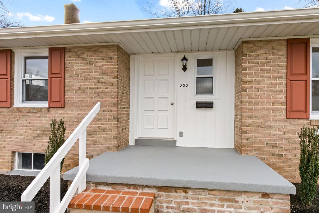 Photo of 828 CENTER AVE, EPHRATA, PA 17522 (MLS # PALA2032404)