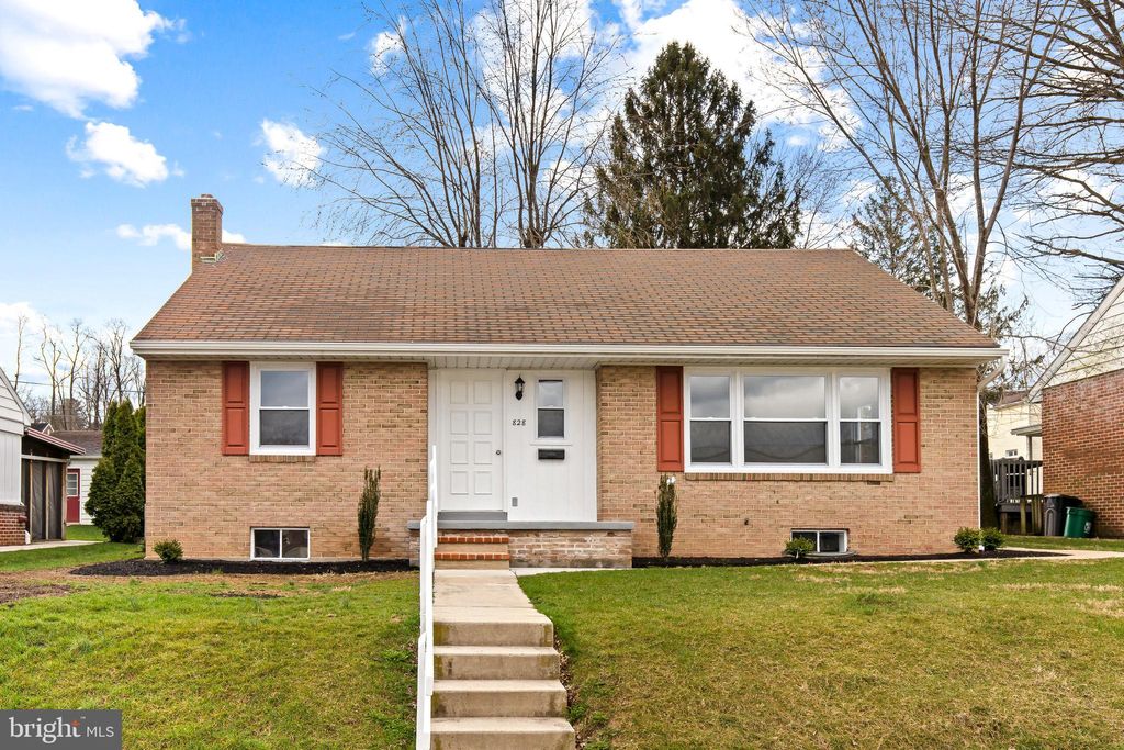 Photo of 828 CENTER AVE, EPHRATA, PA 17522 (MLS # PALA2032404)