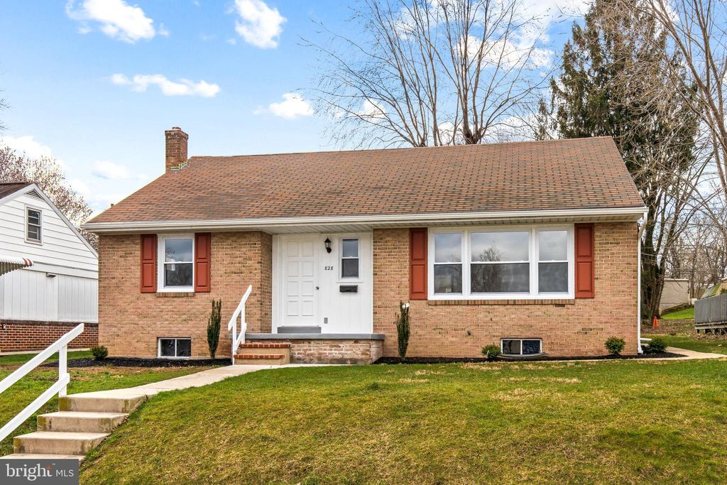 Photo of 828 CENTER AVE, EPHRATA, PA 17522 (MLS # PALA2032404)