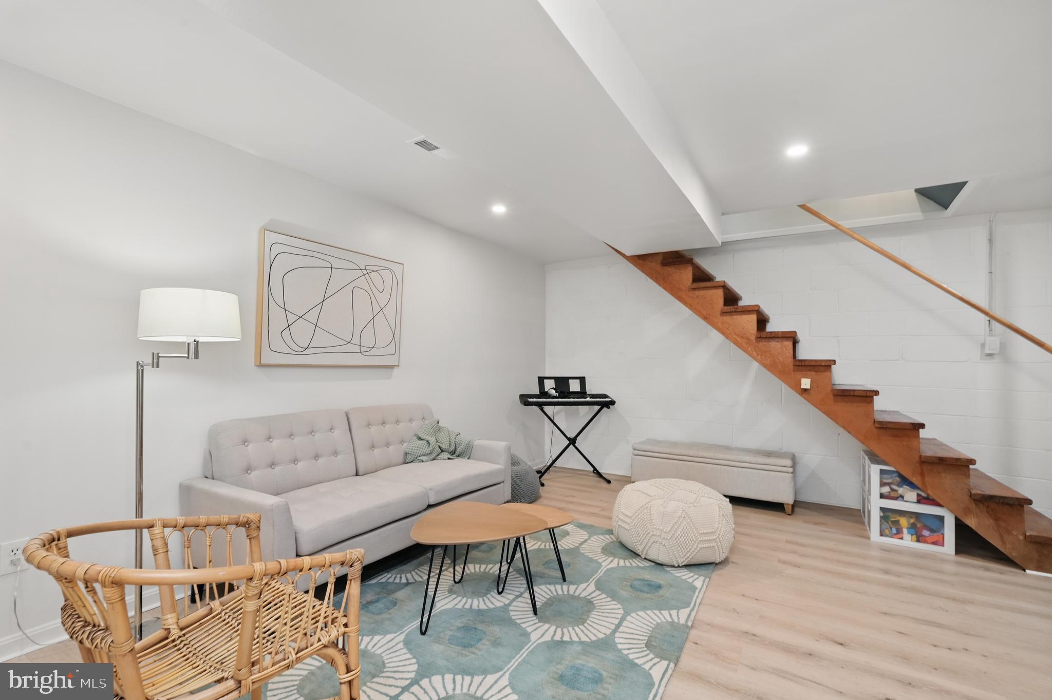 CARDEROCK SPRINGS - Residential