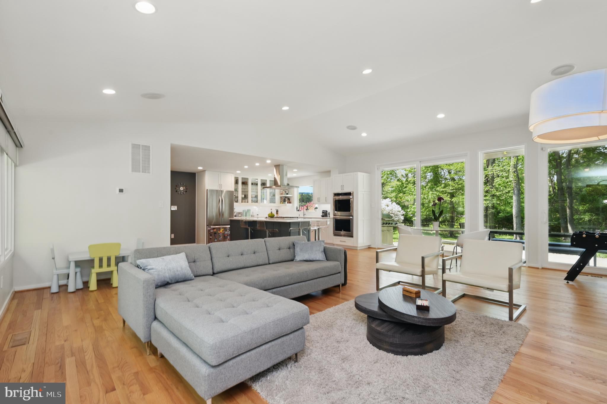 CARDEROCK SPRINGS - Residential