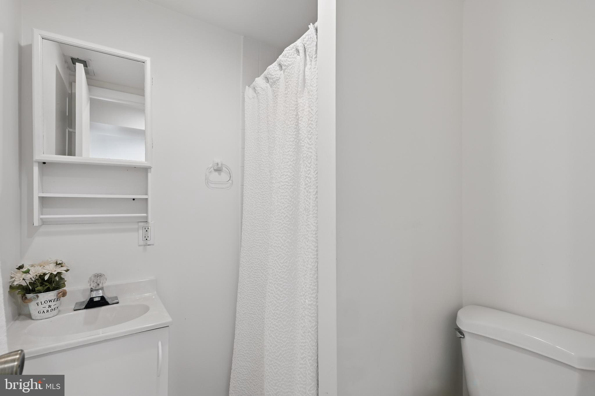 CARDEROCK SPRINGS - Residential