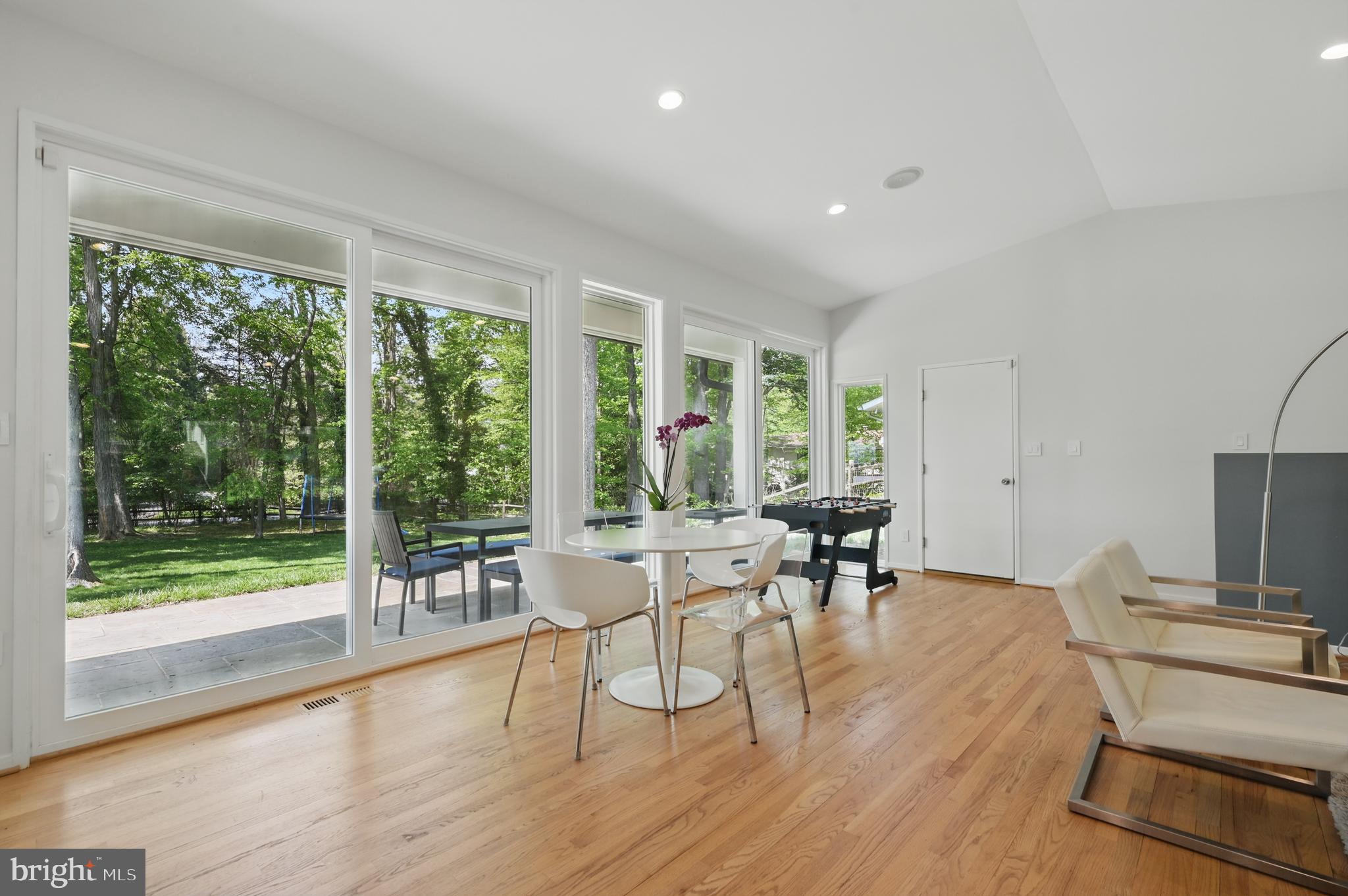 CARDEROCK SPRINGS - Residential