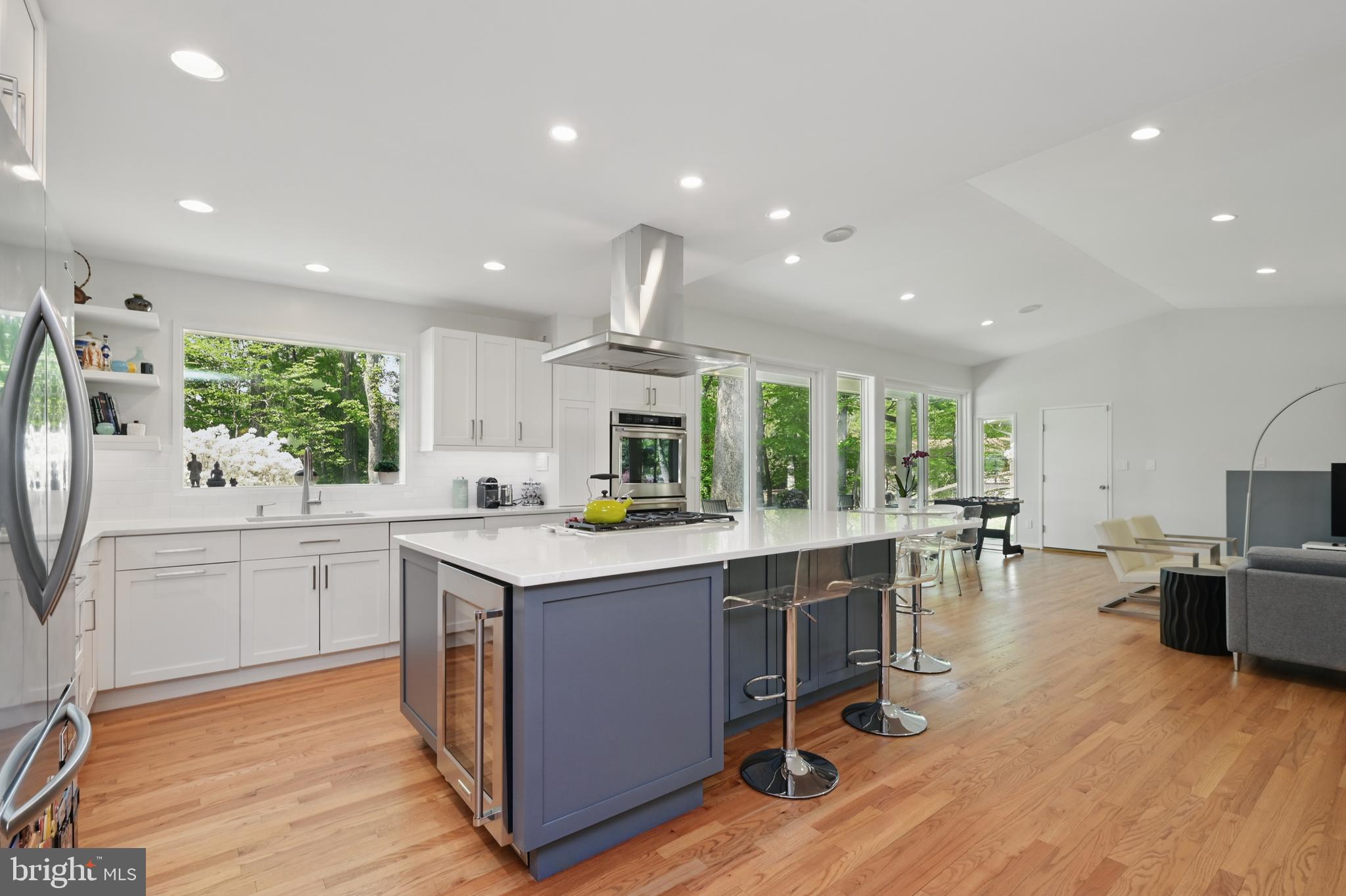 CARDEROCK SPRINGS - Residential