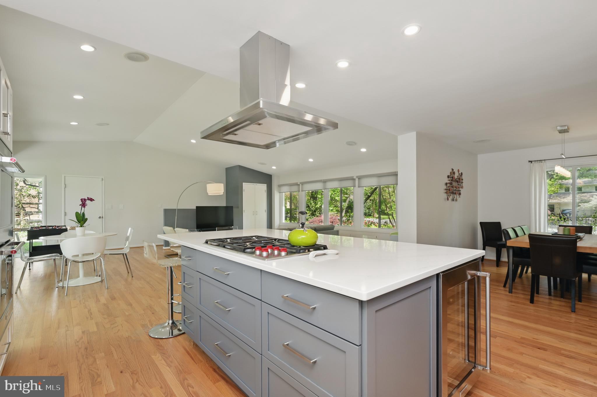 CARDEROCK SPRINGS - Residential