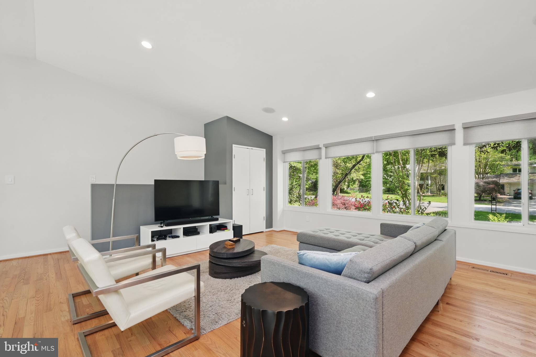 CARDEROCK SPRINGS - Residential