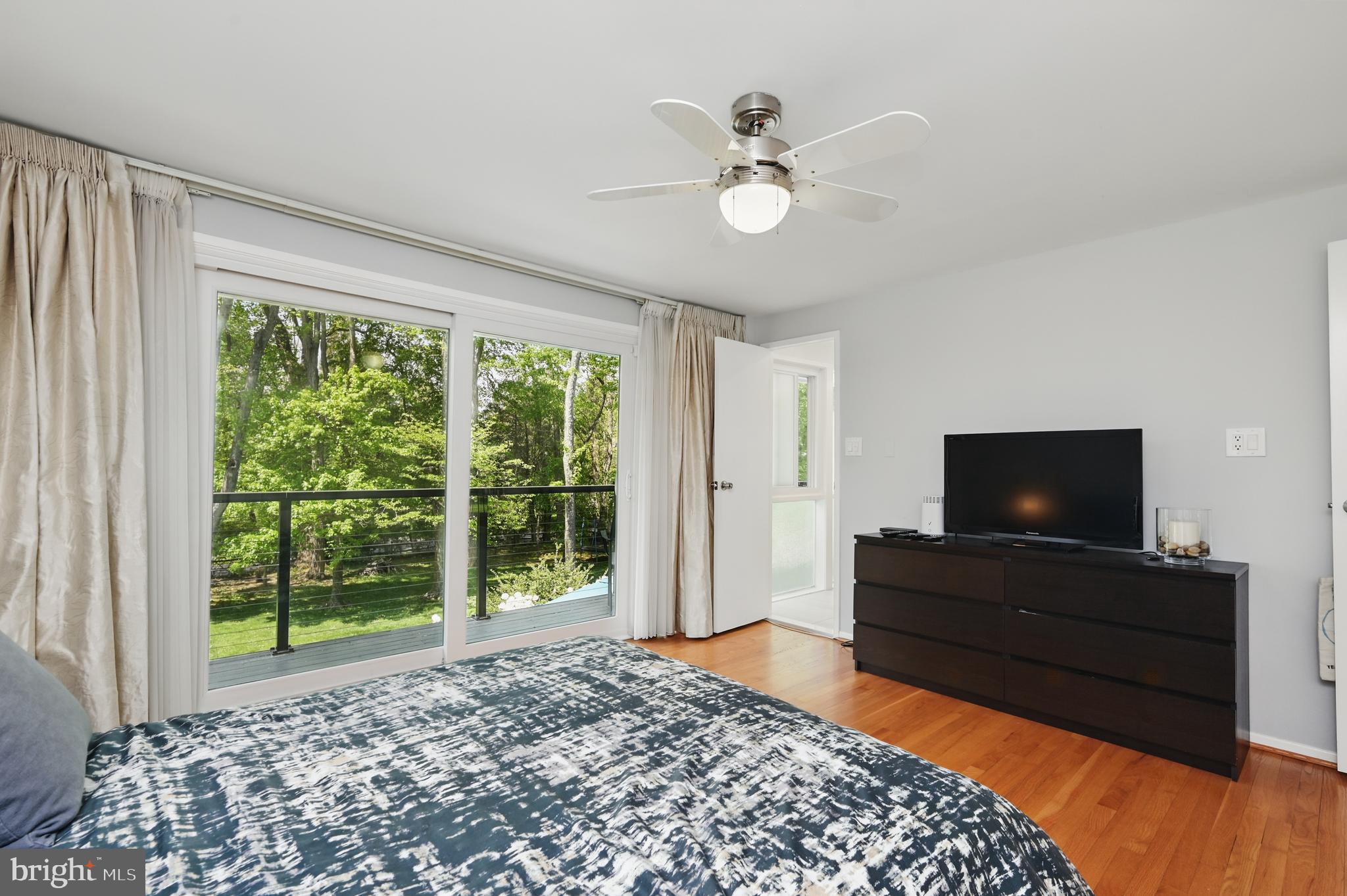 CARDEROCK SPRINGS - Residential