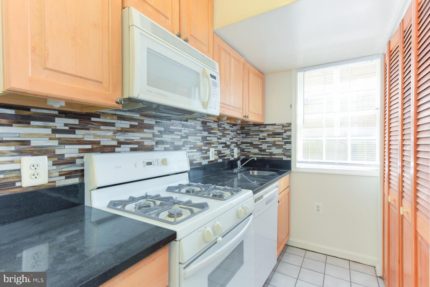 OLD TOWN ALEXANDRIA - Residential Lease