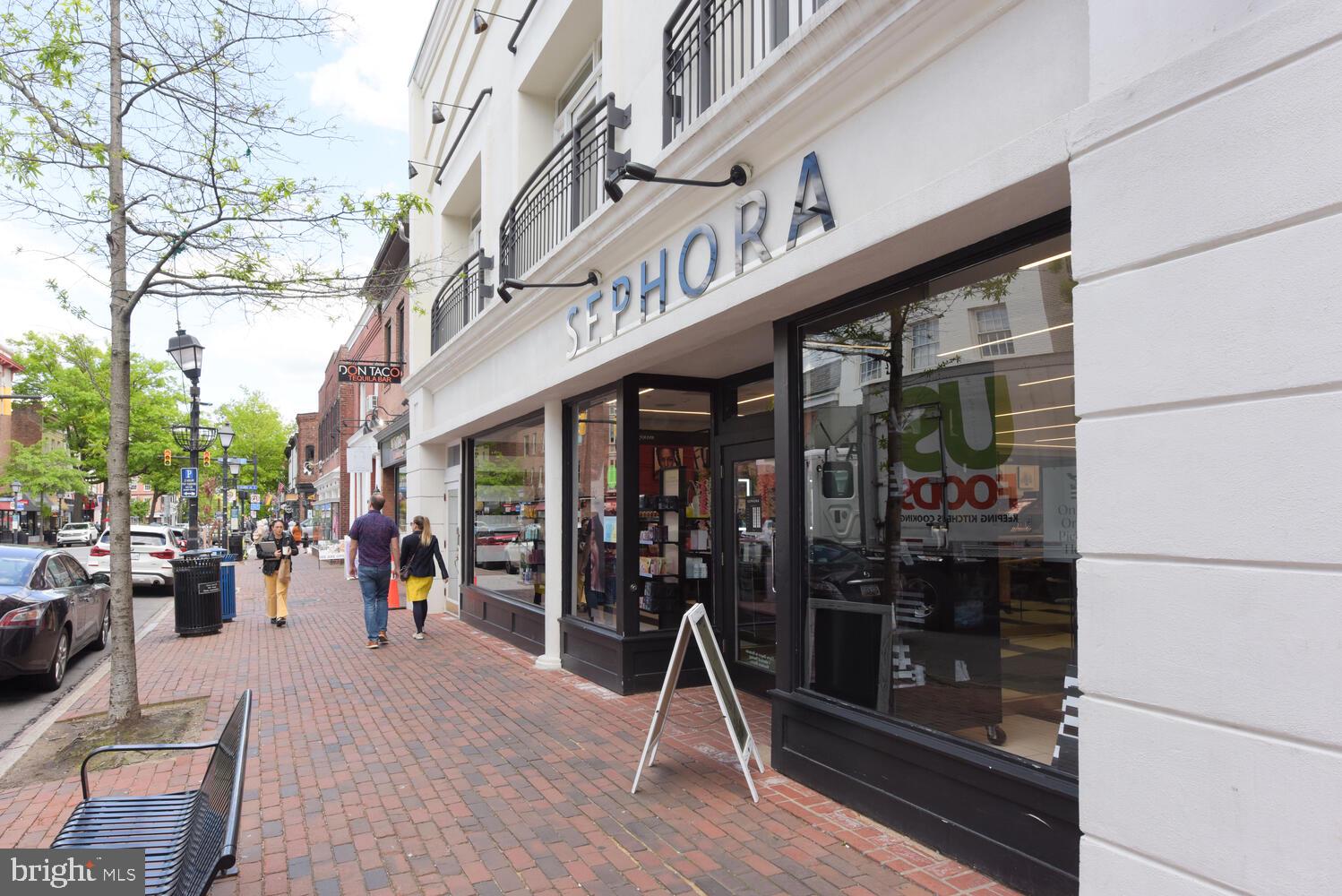 OLD TOWN ALEXANDRIA - Residential Lease