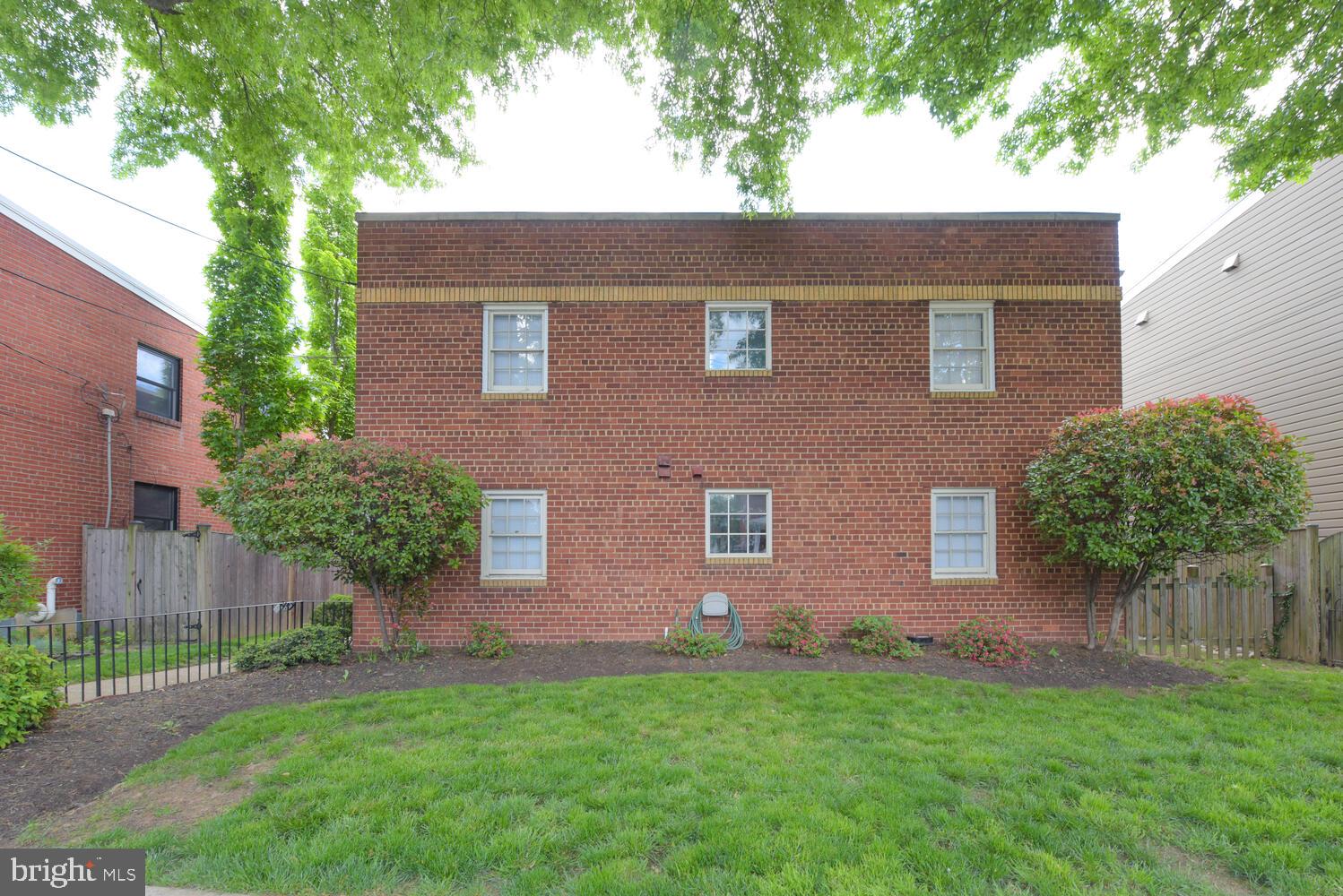 OLD TOWN ALEXANDRIA - Residential Lease