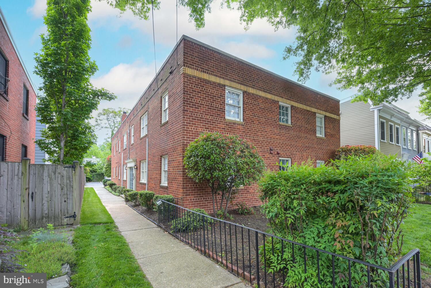 OLD TOWN ALEXANDRIA - Residential Lease