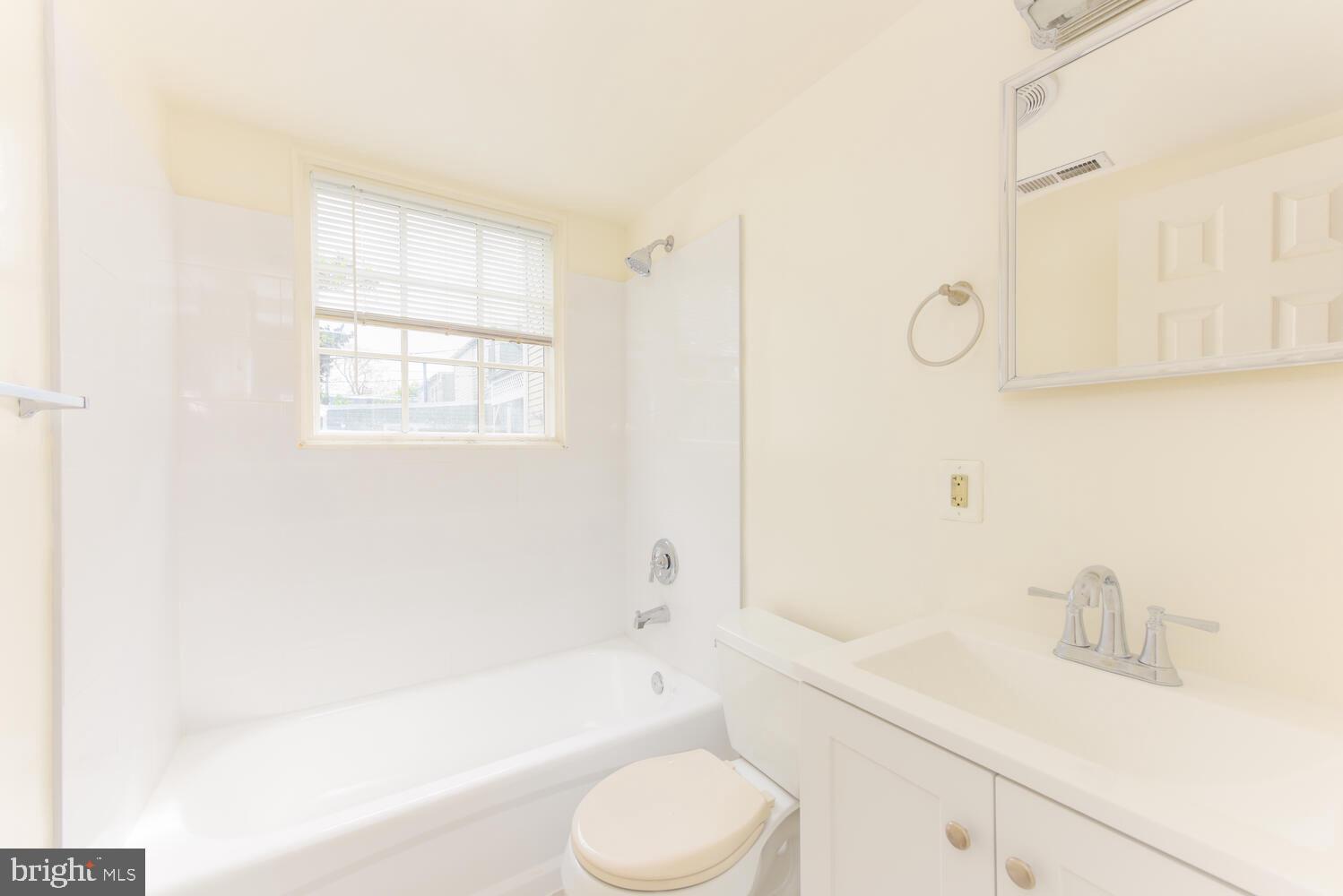 OLD TOWN ALEXANDRIA - Residential Lease