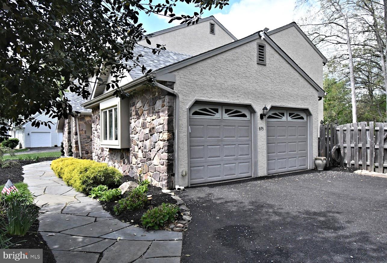 WYNNEWOOD - Residential