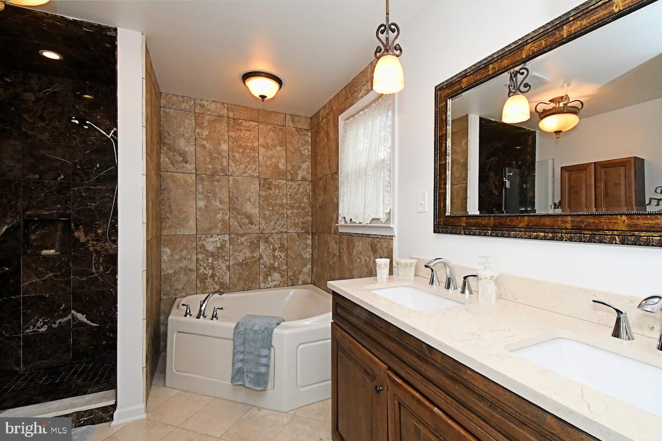 WYNNEWOOD - Residential