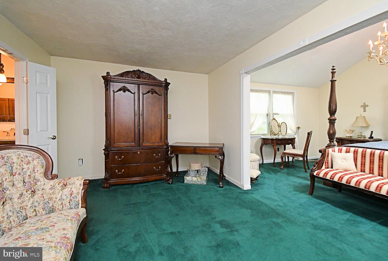 WYNNEWOOD - Residential