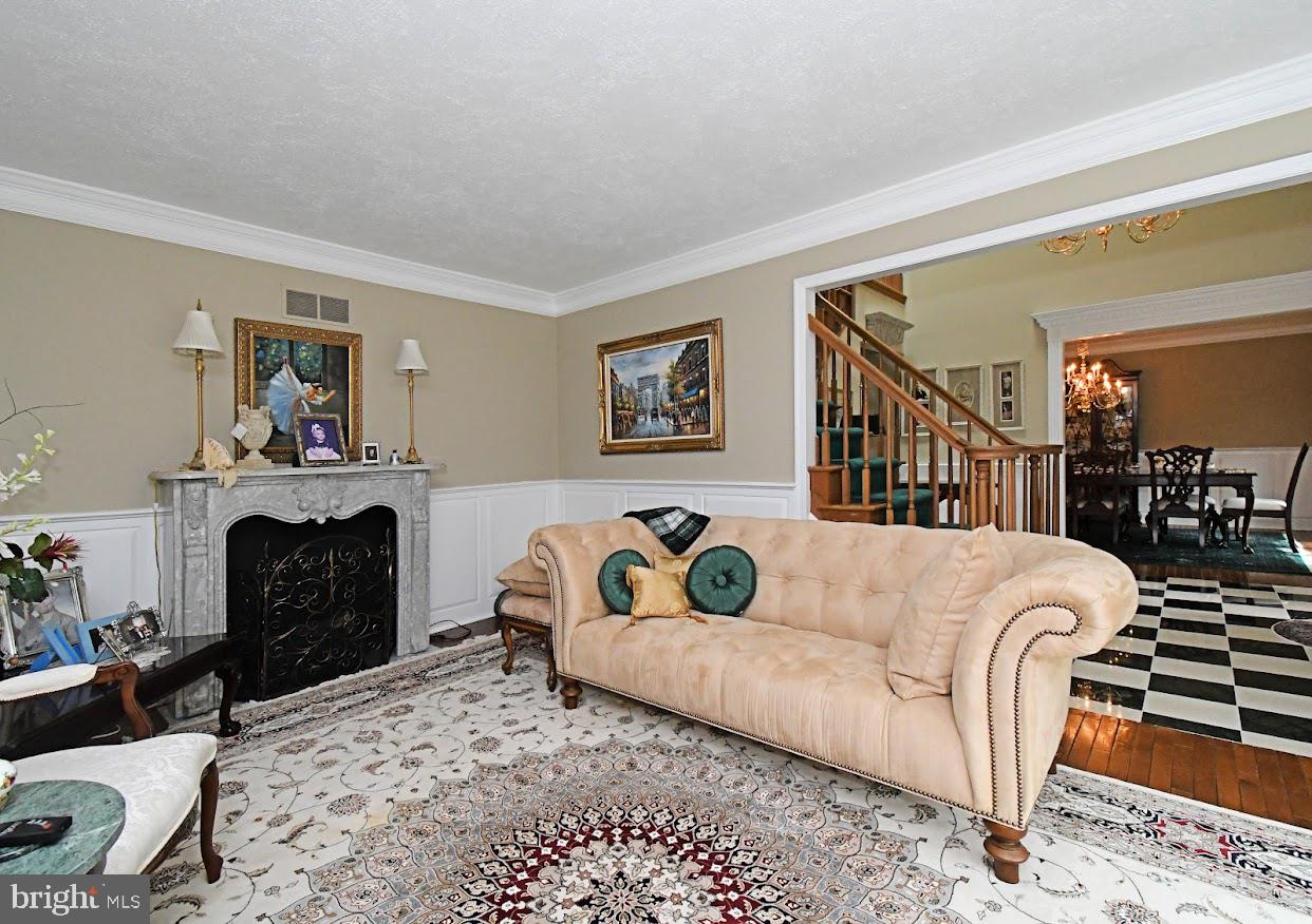 WYNNEWOOD - Residential