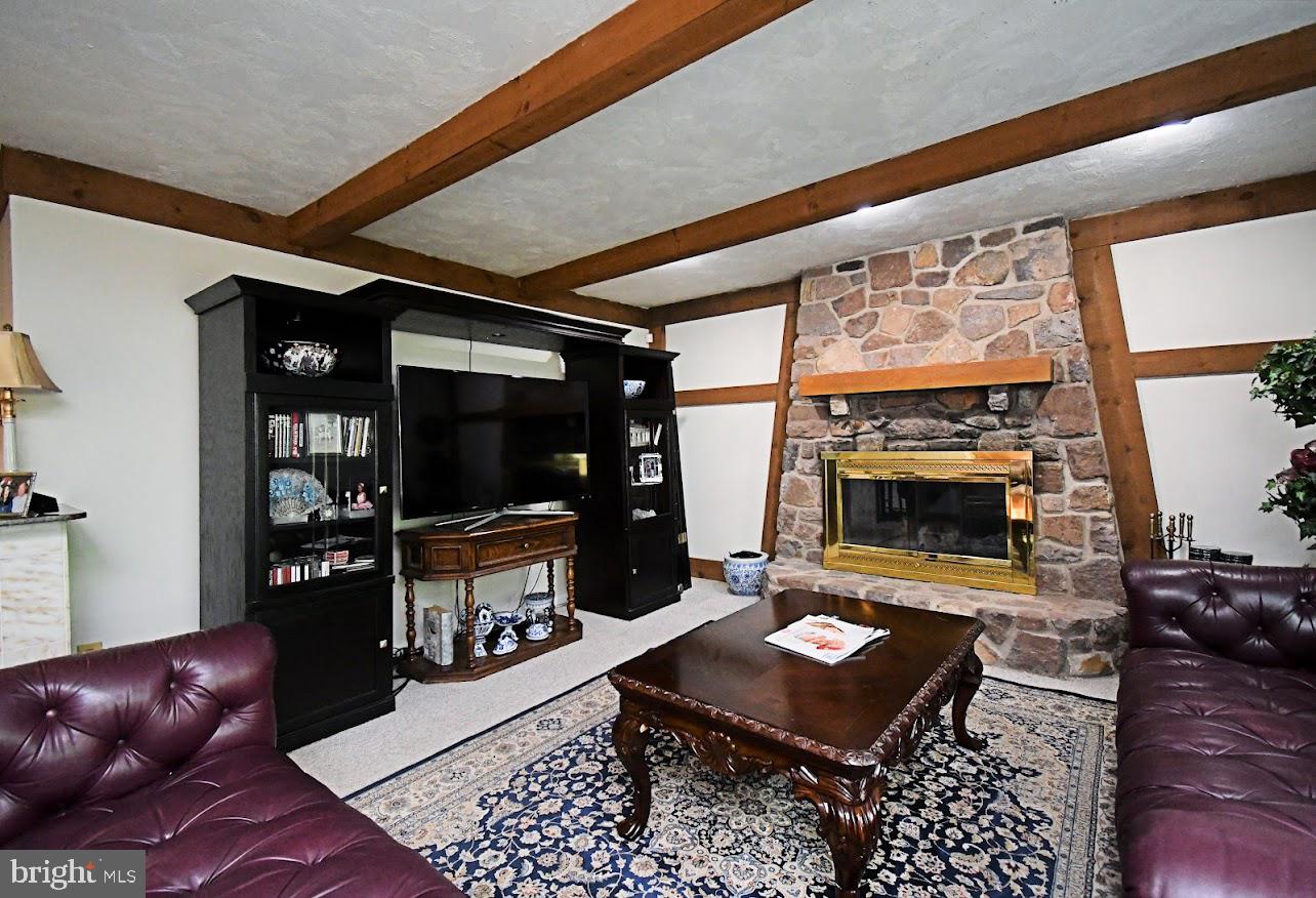 WYNNEWOOD - Residential