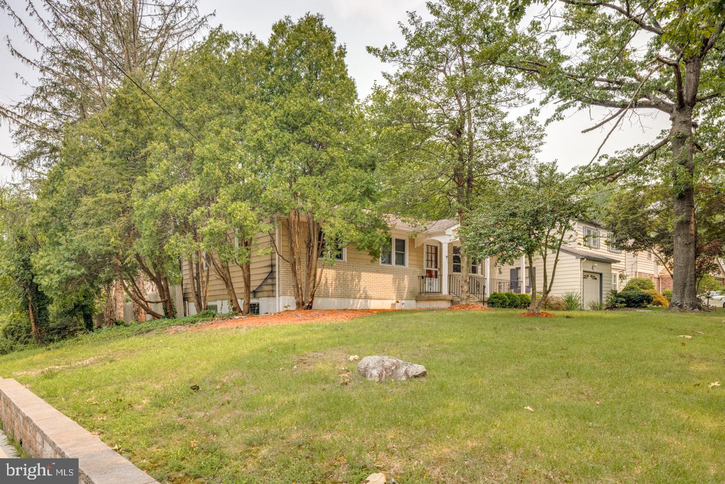 601 PARDEE LANE
