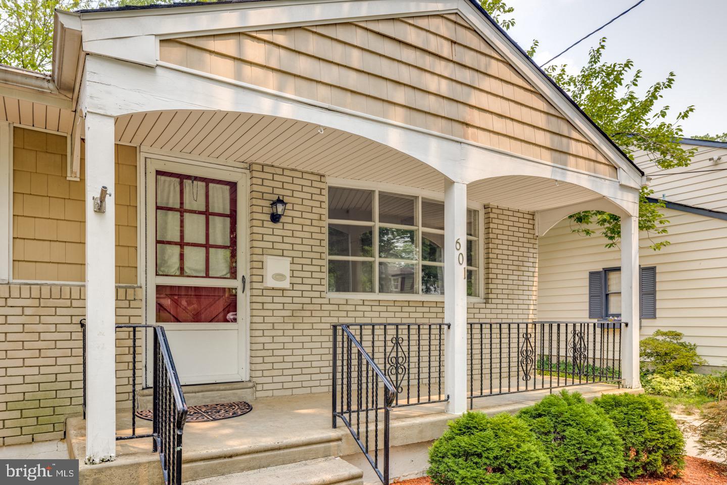 601 PARDEE LANE