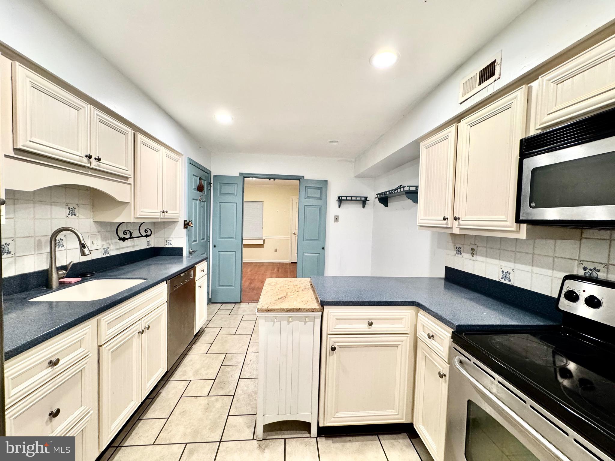 PAOLI WOODS - Residential