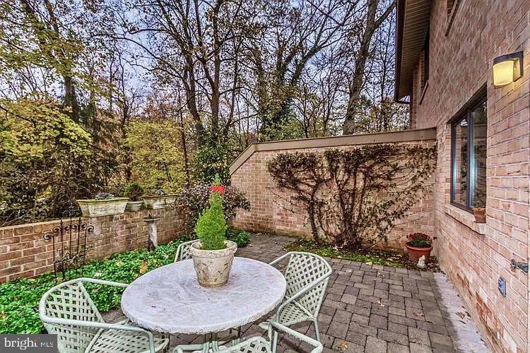 PAOLI WOODS - Residential