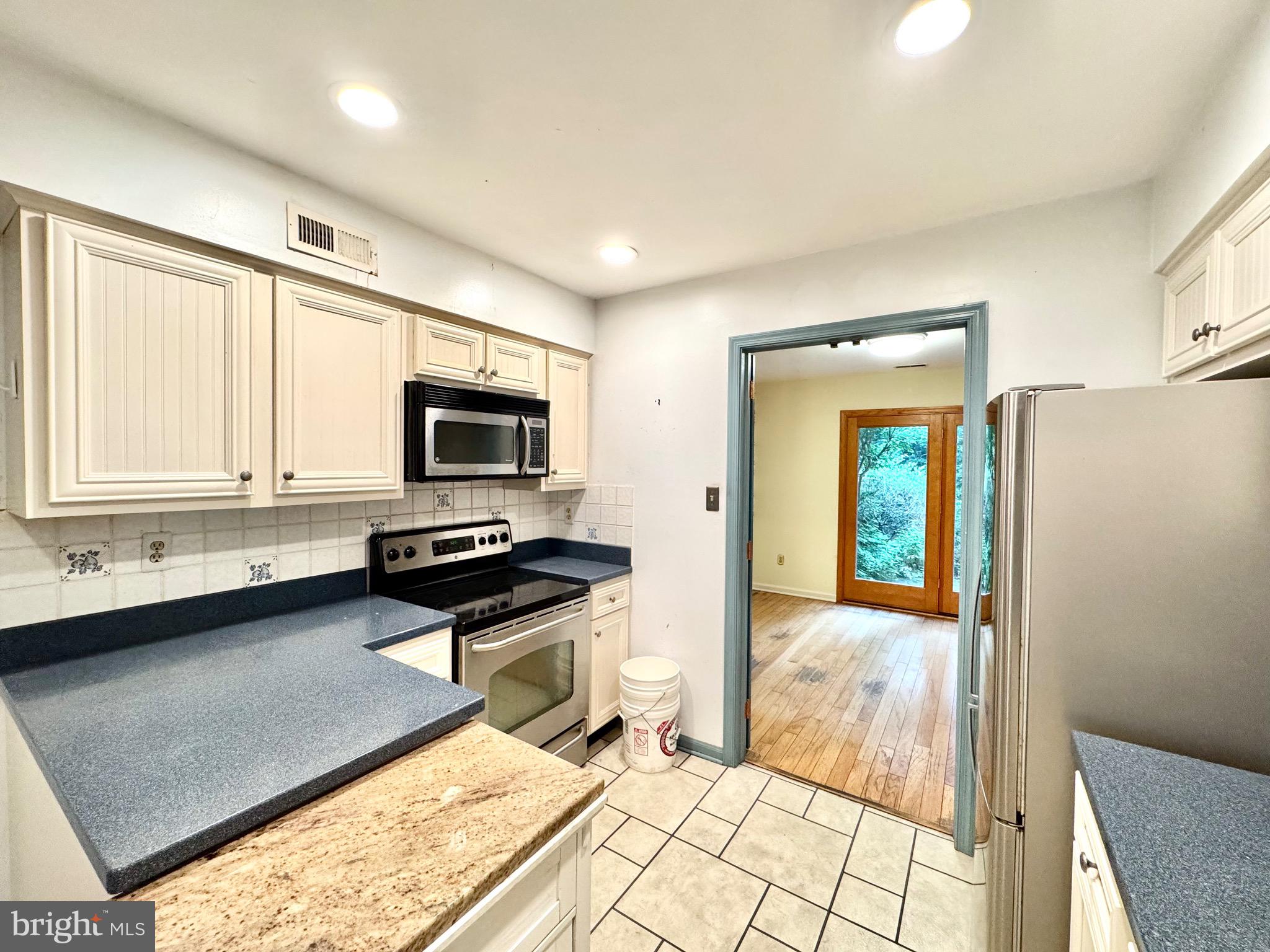 PAOLI WOODS - Residential