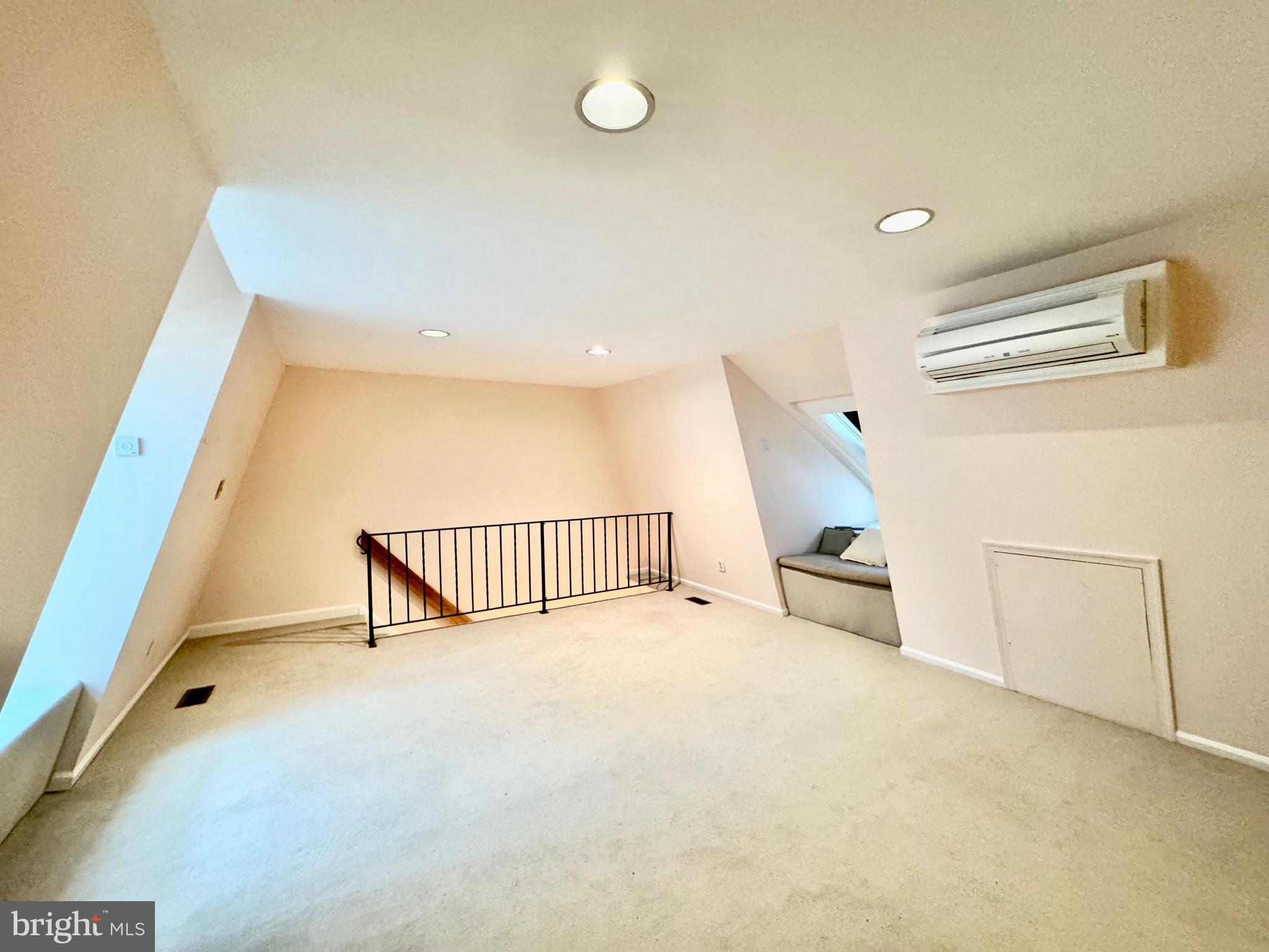 PAOLI WOODS - Residential