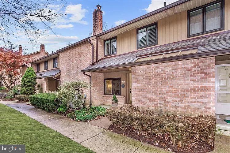 PAOLI WOODS - Residential