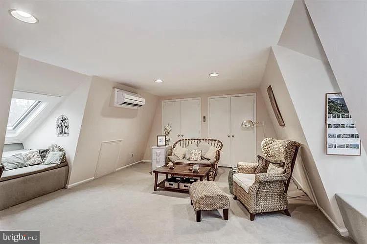 PAOLI WOODS - Residential