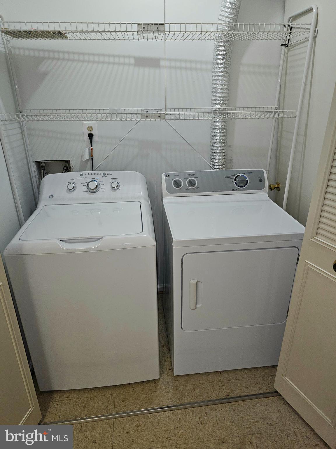 WOODLAWN MEWS - Residential Lease