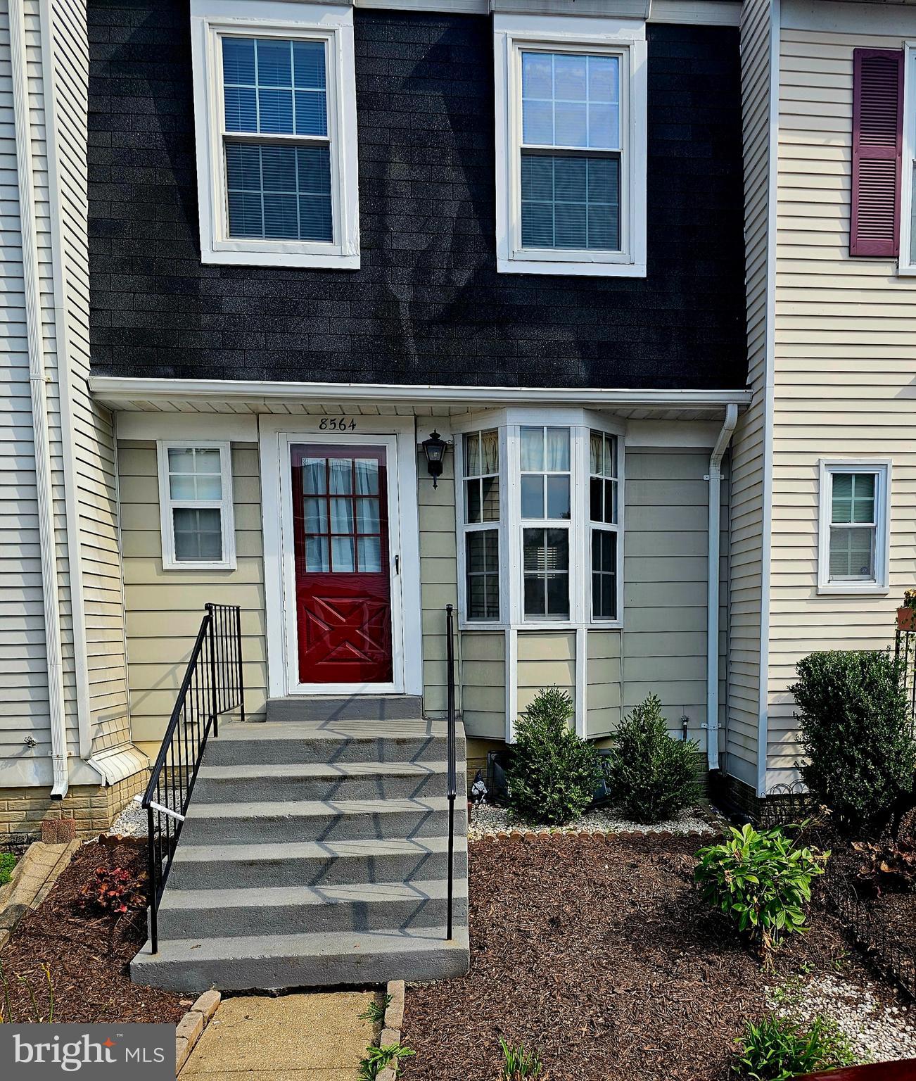 8564 SOUTHLAWN COURT