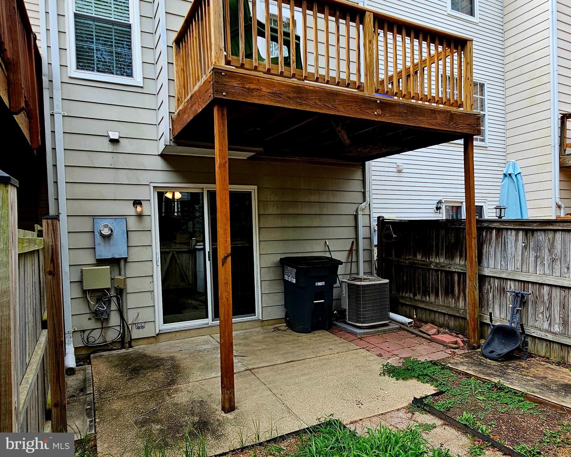 WOODLAWN MEWS - Residential Lease