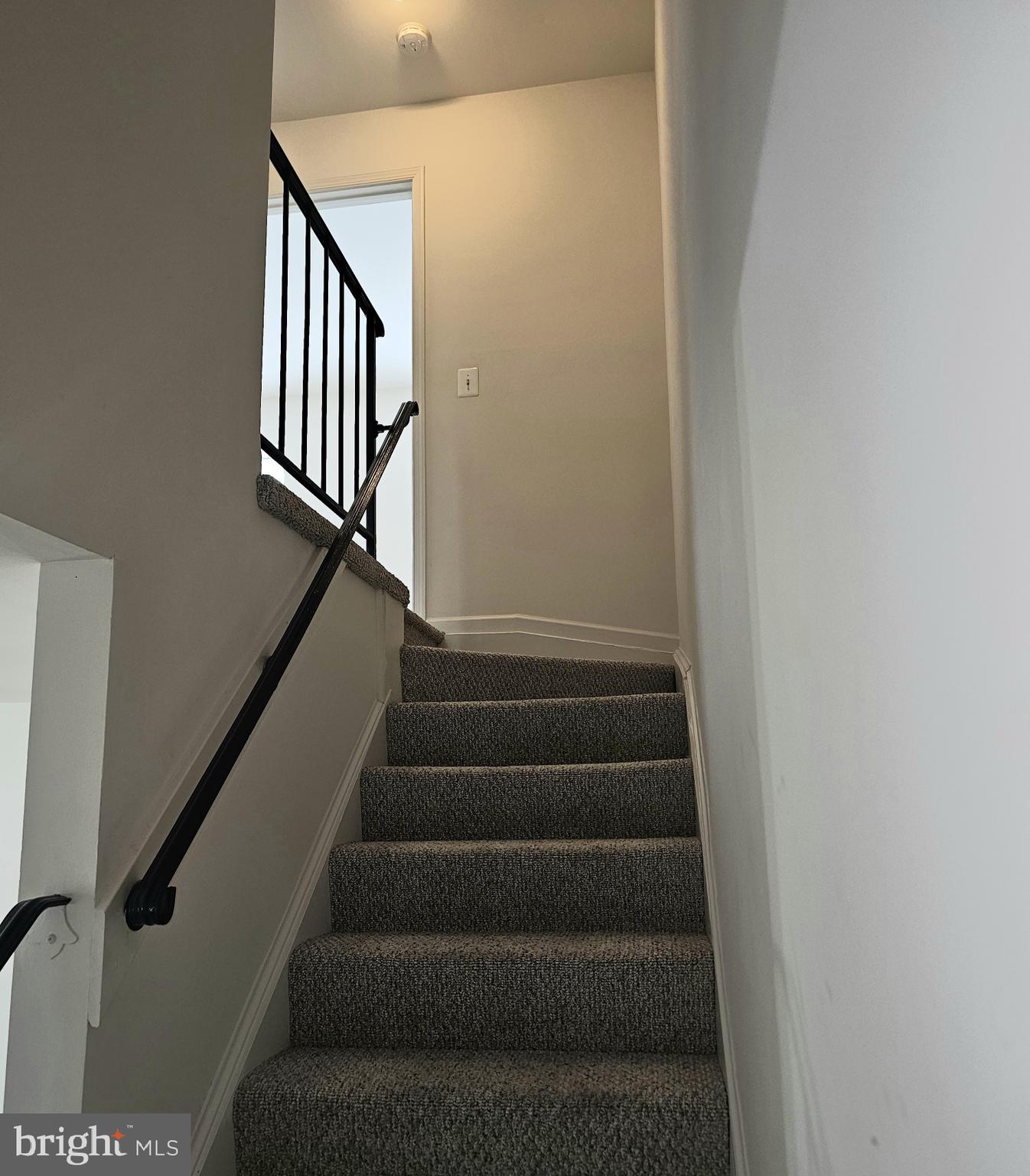 WOODLAWN MEWS - Residential Lease